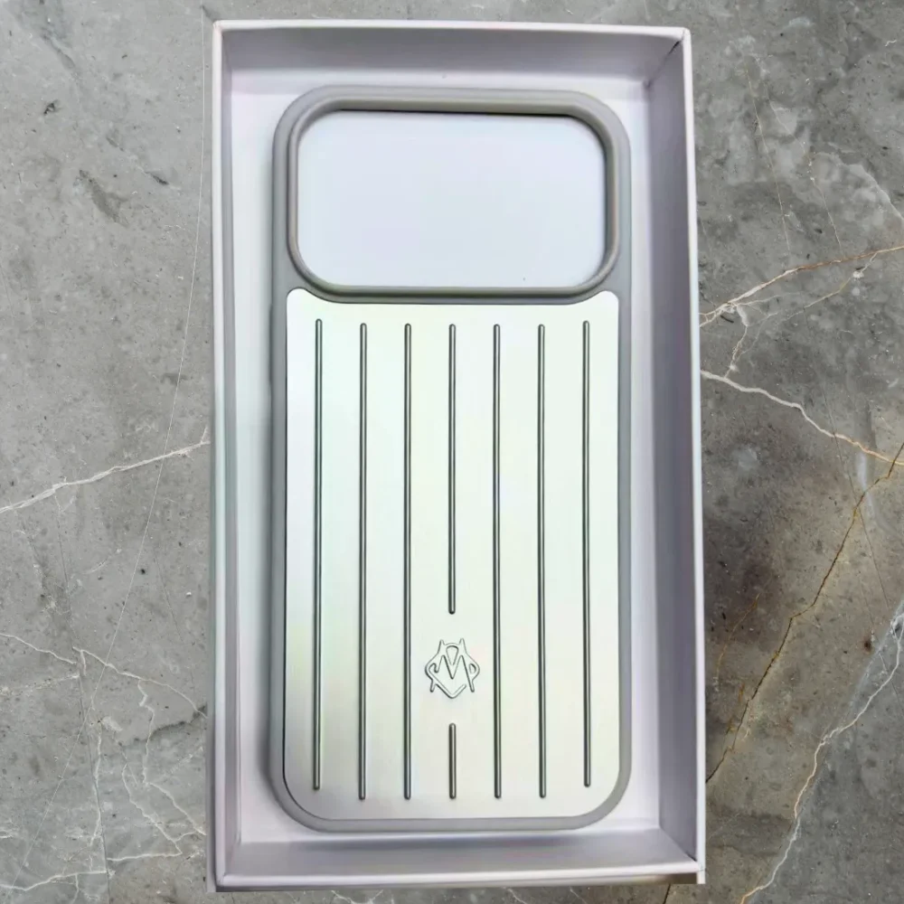 Rimova Aluminium Stripes Case for iPhone 17 Pro & 17 Pro Max - Luxury Metal Look