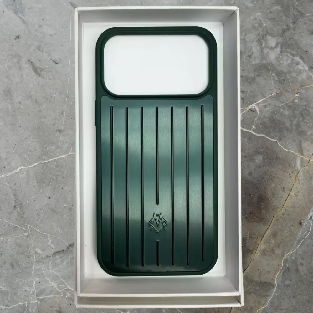Rimova Aluminium Stripes Case for iPhone 17 Pro & 17 Pro Max - Luxury Metal Look