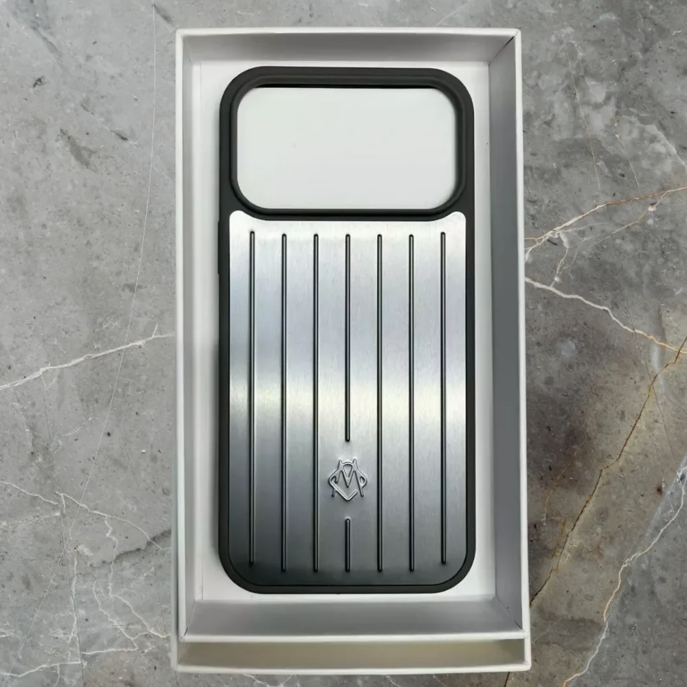 Rimova Aluminium Stripes Case for iPhone 17 Pro & 17 Pro Max - Luxury Metal Look