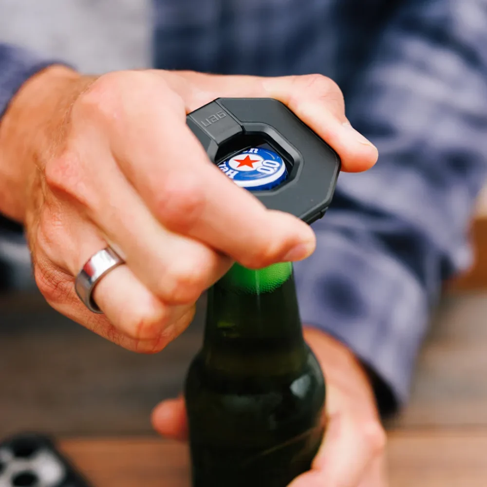 UAG Monarch Mag2 Dual Magnetic Ring Stand UAG Monarch Mag2 Dual Magnetic Ring Stand