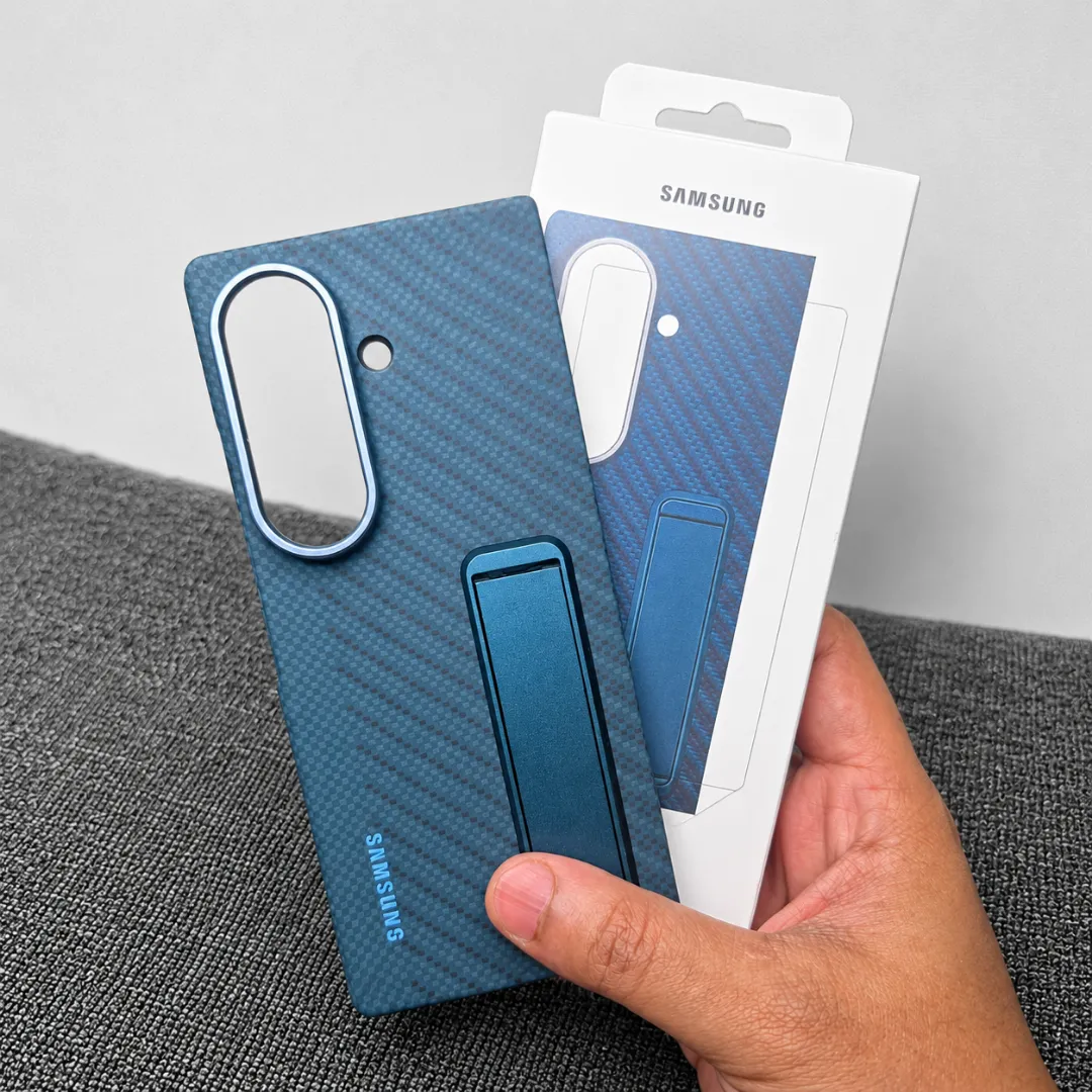 Samsung Galaxy Z Fold 8 Ultra Carbon Fiber Standing Case with Metal Kickstand - Image 7